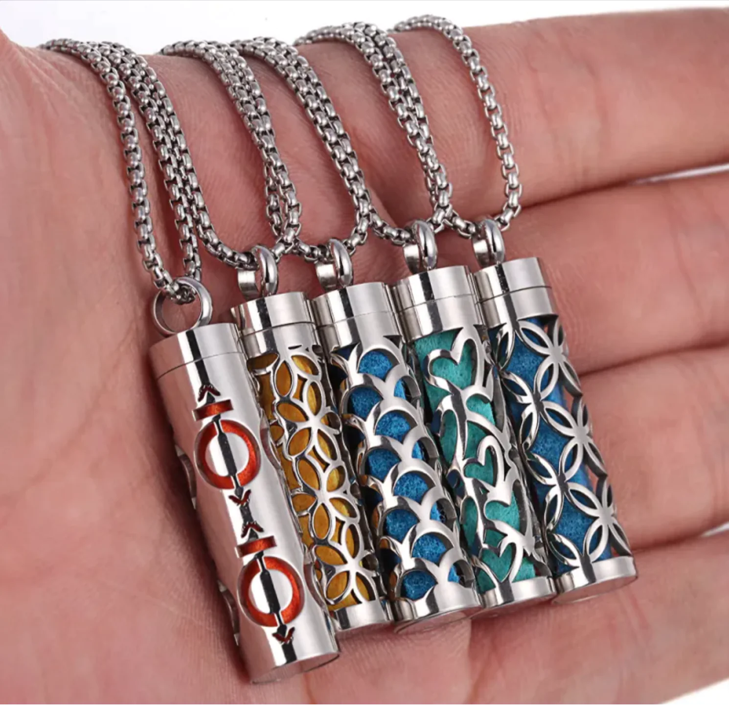 Aroma Elegance: Stainless Steel Essential Oil Diffuser Necklace